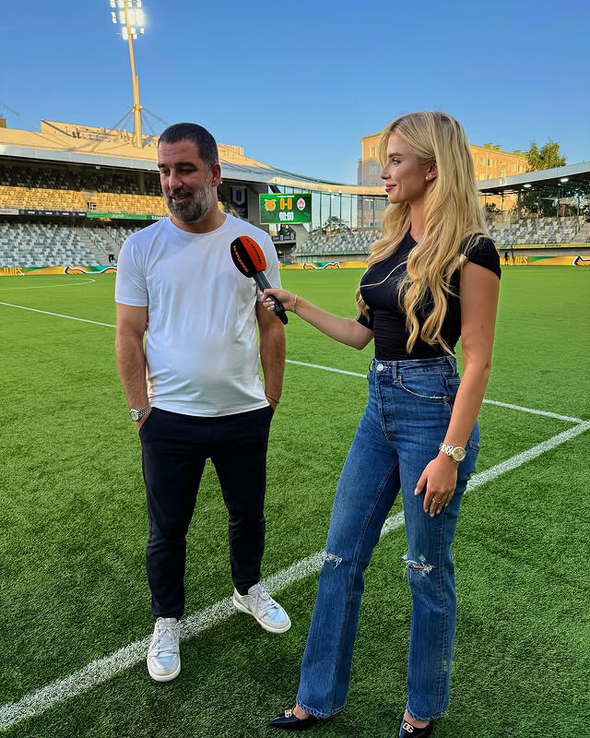 Arda Turan, intimidat de sex-simbolul Ucrainei » A fost ironizat imediat: „Îi este frică! Ochii lui sunt ațintiți asupra soției”