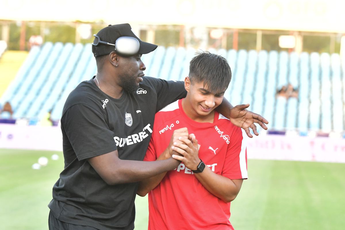 Ultrașii Oțelului continuă conflictul cu șefii clubului: „Cum a fost posibil? Dinamo nu va fi primită niciodată bine aici!”