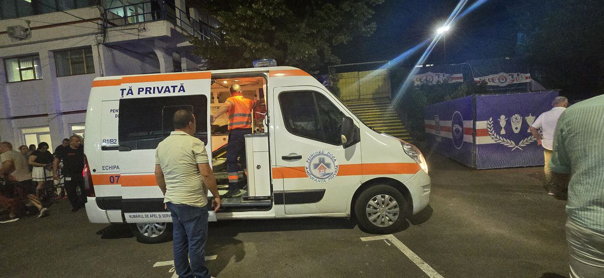 Ambulanța la stadion pentru doi jucători după Oțelul Galați - Dinamo