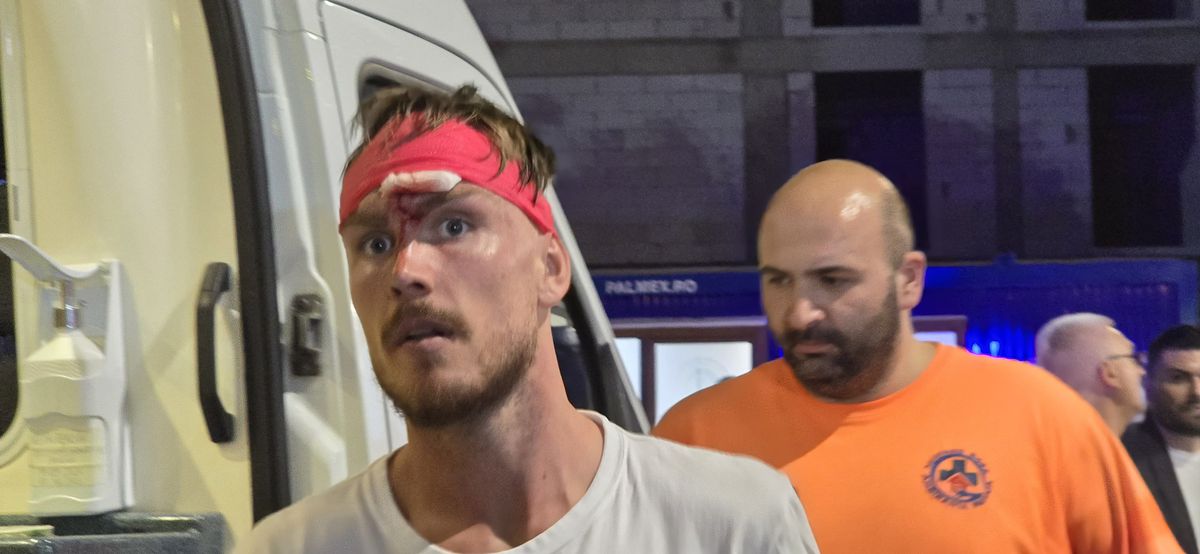 Ambulanța la stadion pentru doi jucători după Oțelul Galați - Dinamo