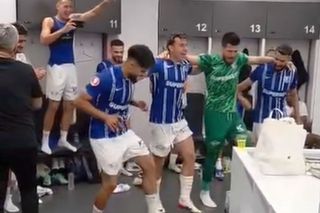 Imagini fabuloase din vestiarul Farului după victoria din Ghencea » Cine a fost în centrul atenției