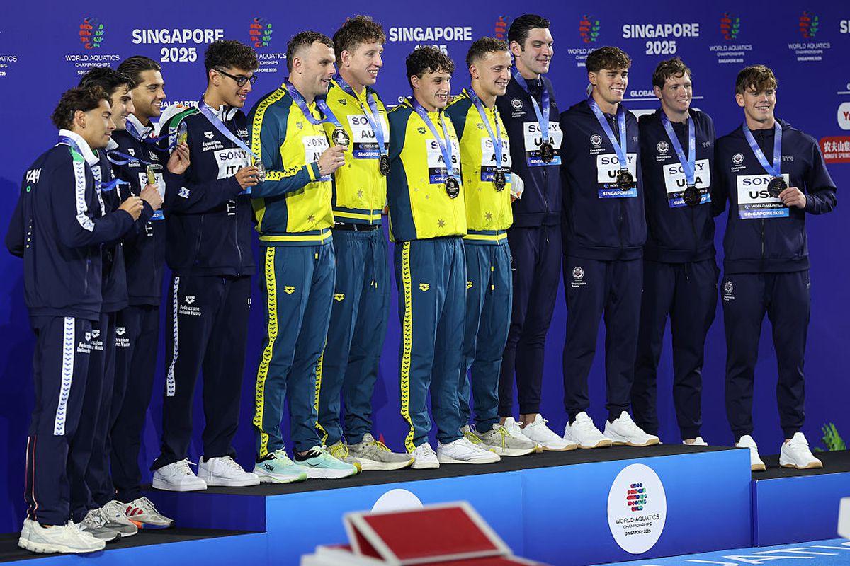 E Pan Zhanle marele rival al lui David Popovici la CM din Singapore? Ștafeta de 4X100 m liber a răsturnat calculele! AUR cu timp inuman