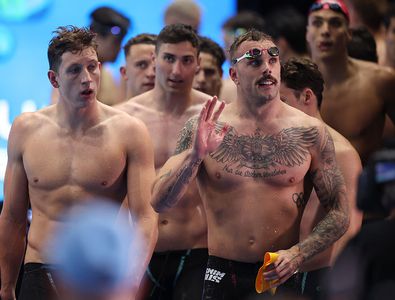 E Pan Zhanle marele rival al lui David Popovici la CM din Singapore? Ștafeta de 4X100 m liber a răsturnat calculele! AUR cu timp inuman