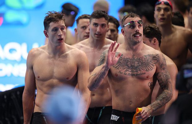 E Pan Zhanle marele rival al lui David Popovici la CM din Singapore? Ștafeta de 4X100 m liber a răsturnat calculele! AUR cu timp inuman