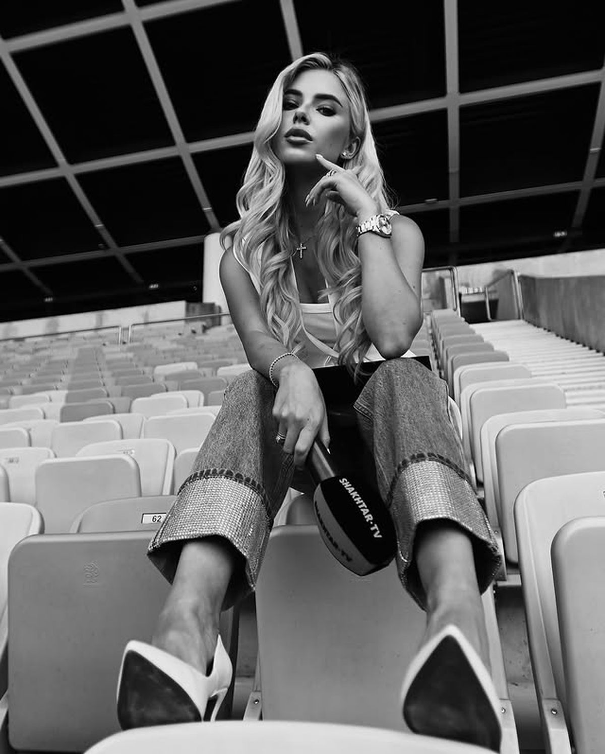 Arda Turan, intimidat de sex-simbolul Ucrainei » A fost ironizat imediat: „Îi este frică! Ochii lui sunt ațintiți asupra soției”