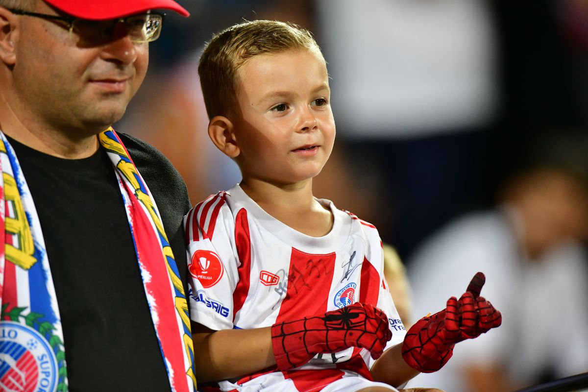 Ultrașii Oțelului continuă conflictul cu șefii clubului: „Cum a fost posibil? Dinamo nu va fi primită niciodată bine aici!”