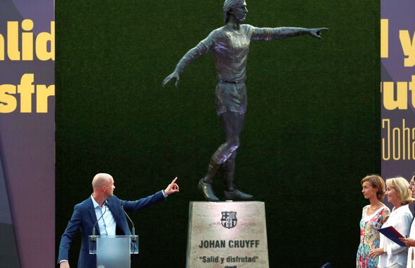 Emoționant! Johan Cruyff, statuie în fața stadionului Camp Nou + Noua arenă poartă numele olandezului