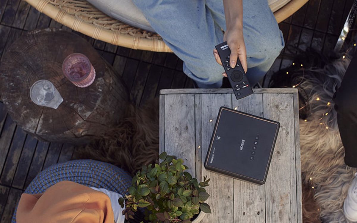 Cum să alegi proiectorul home cinema perfect pentru un fan înrăit al sporturilor?