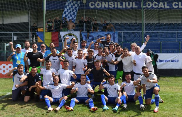 Sărbătoare de Champions League după victoria cu Dinamo » Cum au fost primiți acasă jucătorii de la Unirea Dej