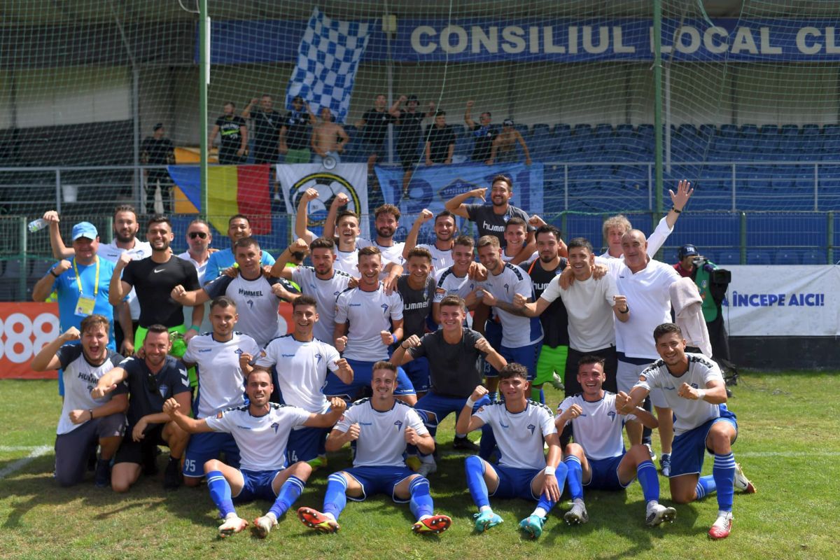 Sărbătoare de Champions League după victoria cu Dinamo » Cum au fost primiți acasă jucătorii de la Unirea Dej