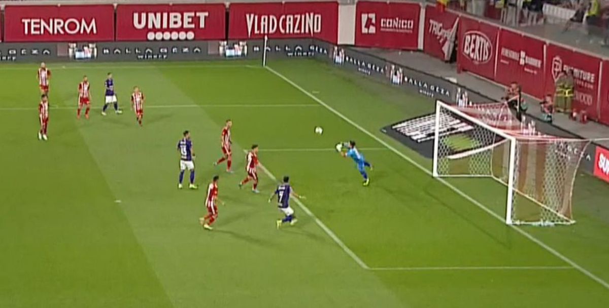 Gafă majoră a portarului care se cerea la națională » Cum a luat gol Niczuly în meciul cu Rapid