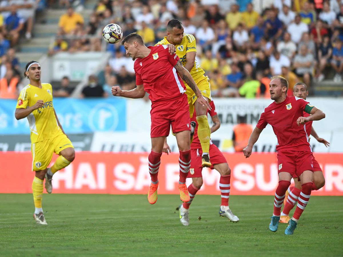 Petrolul și Mioveni, remiză fără goluri pe „Ilie Oană” » Ploieștenii rămân pe loc de play-off. Clasamentul ACUM