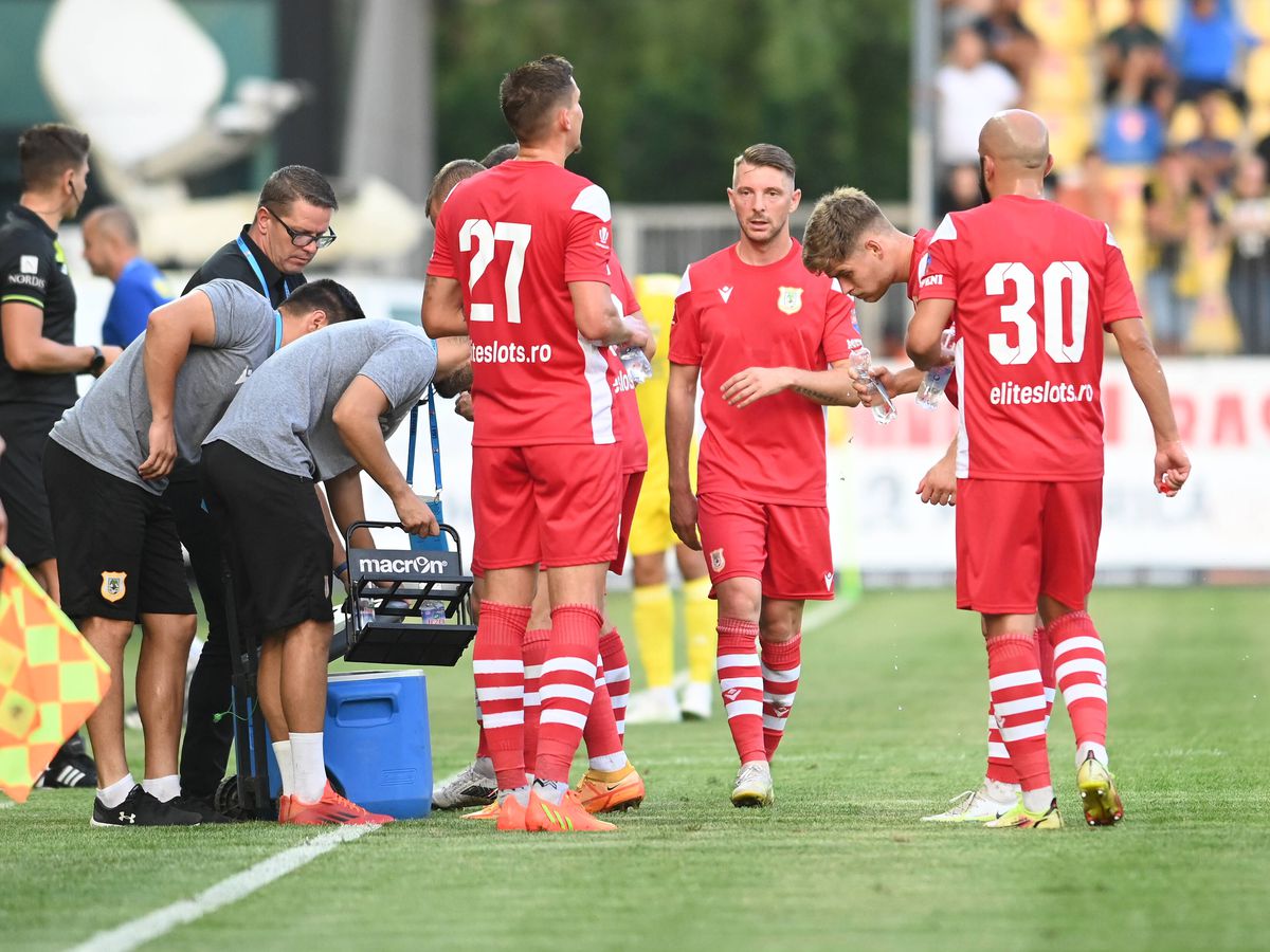 Petrolul și Mioveni, remiză fără goluri pe „Ilie Oană” » Ploieștenii rămân pe loc de play-off. Clasamentul ACUM