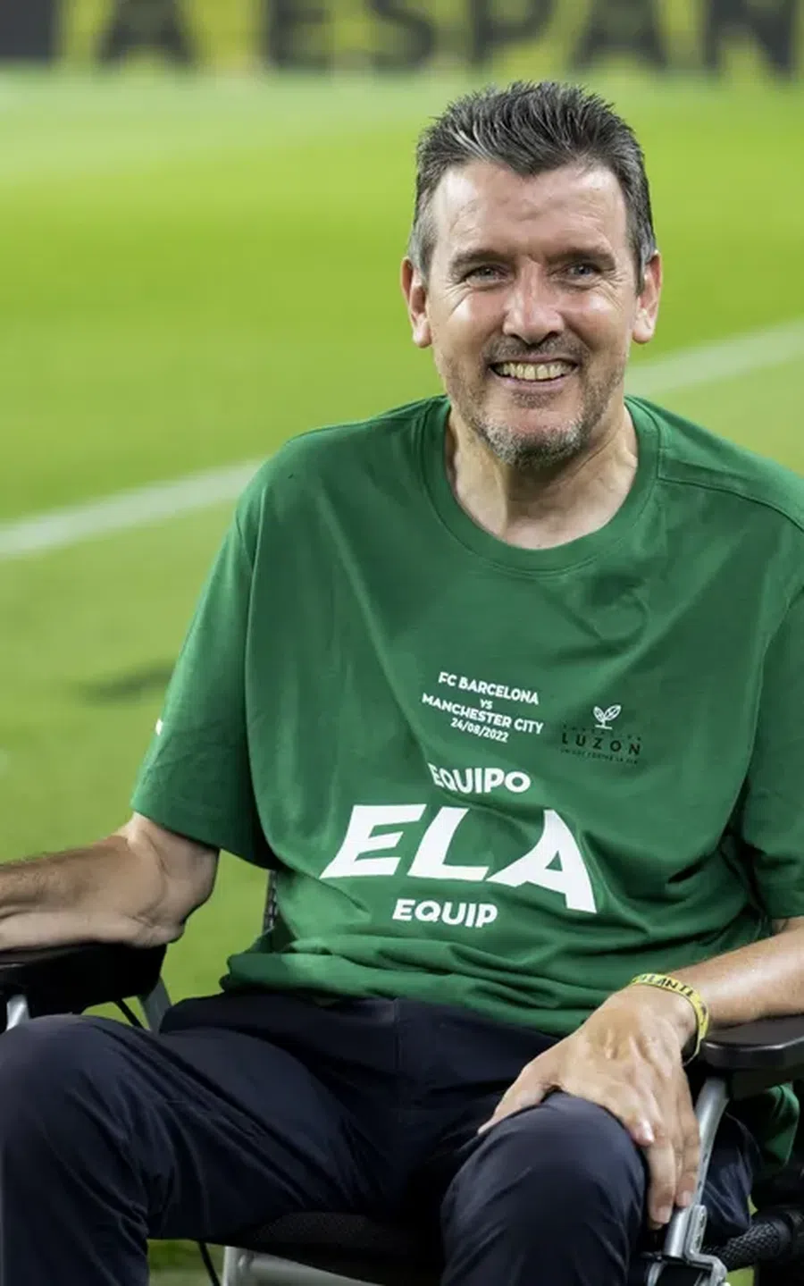 Fostul portar și antrenor al Barcelonei, chinuit de o boală fără leac, luptă acum să-i ajute pe alții! Exemplul Messi + Înotătorul cu 3 operații la inimă