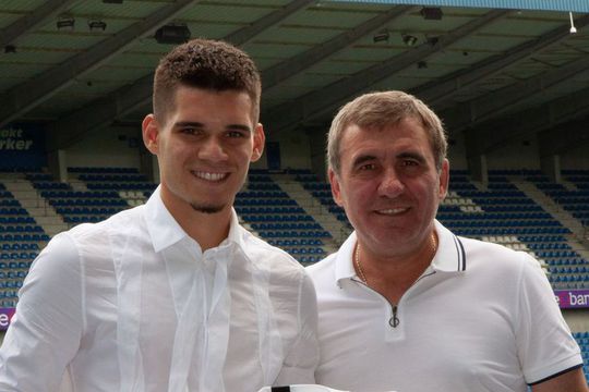 Farul a învins-o fără drept de apel pe Universitatea Craiova, scor 2-0. Gică Hagi (58 de ani), antrenorul campioanei României, a comentat transferul lui Ianis la Alaves, în Spania.
