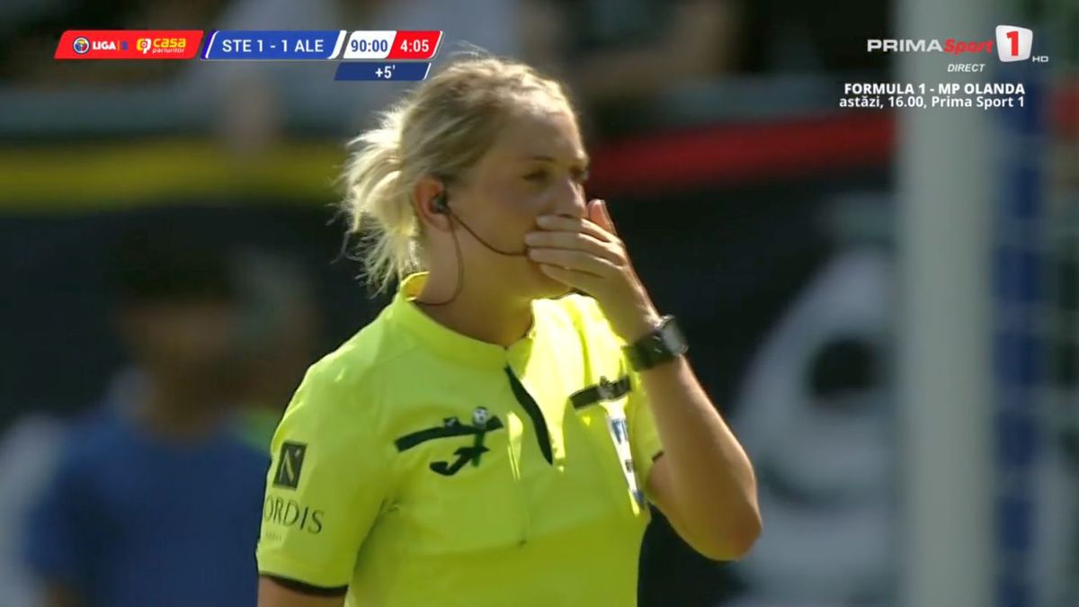 Momente inexplicabile în CSA Steaua - Alexandria » Chipirliu a fost eliminat, dar a terminat meciul în teren