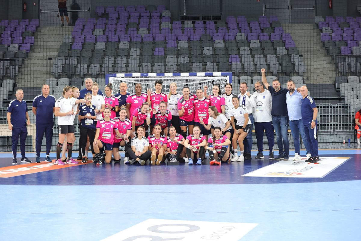 Imagini din finala mică a Supercupei României la handbal feminin, Brăila - Târgu Jiu