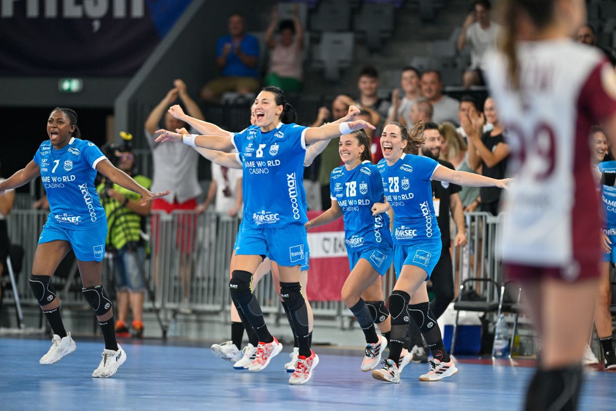 „SIUUUU!” » Cristina Neagu a sărbătorit triumful din Supercupă după modelul lui Cristiano Ronaldo