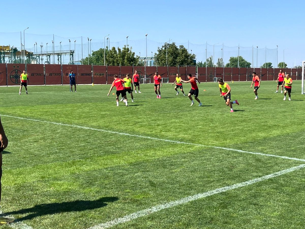 Antrenamentul lui FCSB înaintea meciului cu UTA Arad