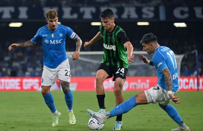 Daniel Boloca a fost titular în Napoli - Sassuolo » Românul a provocat penalty-ul din care campioana a deschis scorul