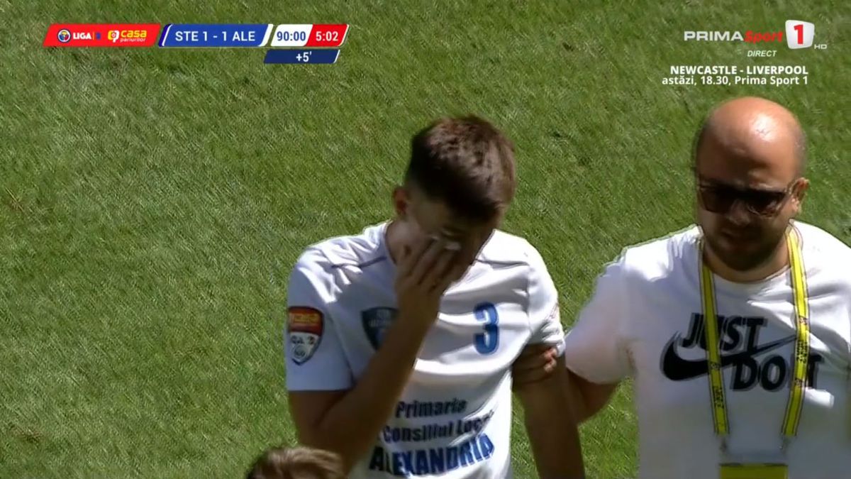 Momente inexplicabile în CSA Steaua - Alexandria » Chipirliu a fost eliminat, dar a terminat meciul în teren