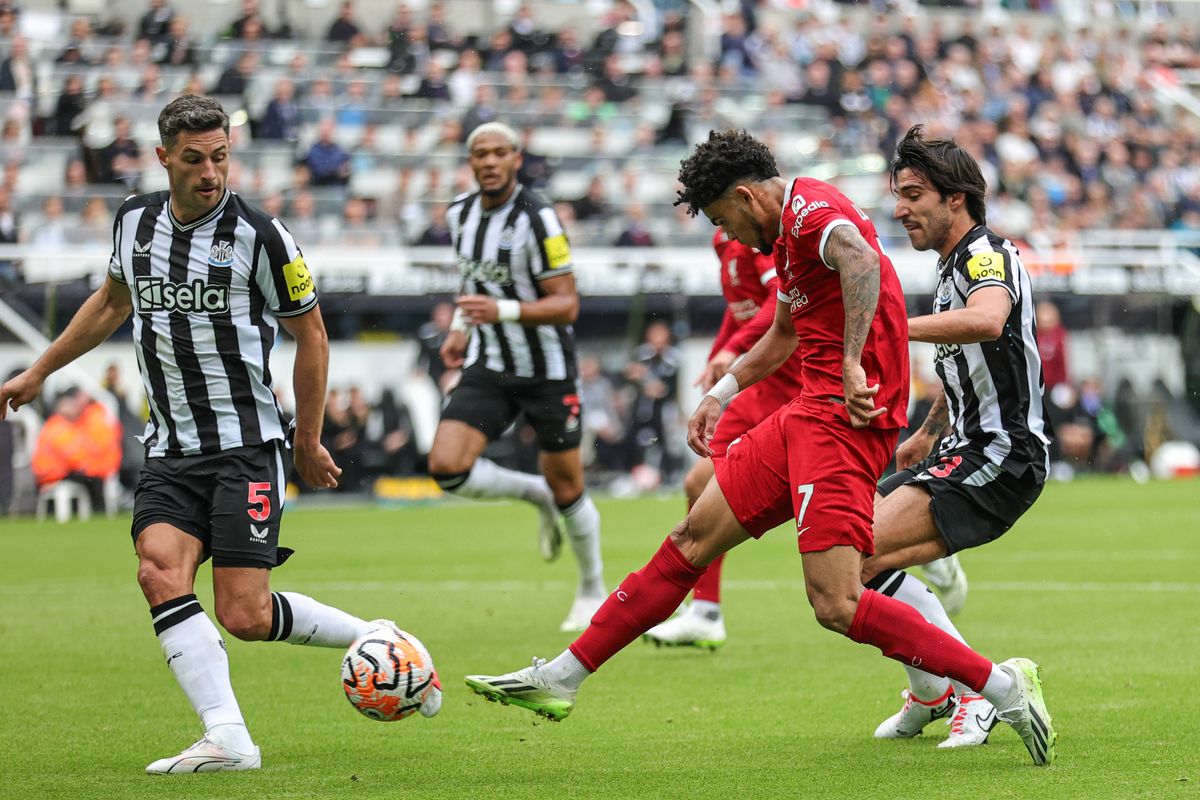 Liverpool, revenire fantastică cu Newcastle, în 10 oameni » Rezerva Darwin Nunez a adus victoria echipei lui Klopp