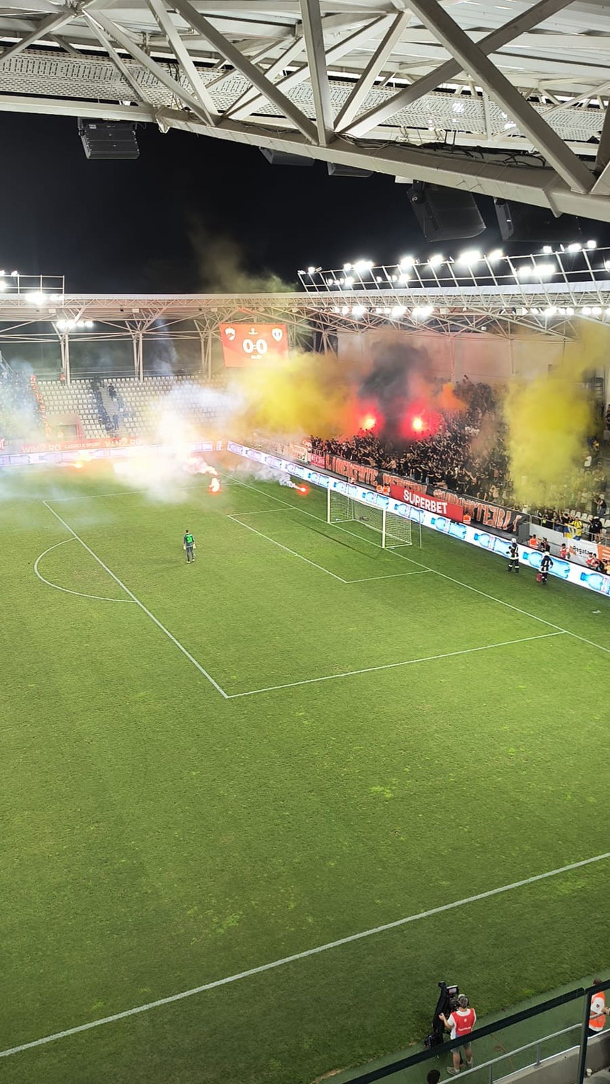 Complexul Sportiv Național „Arcul de Triumf” a taxat folosirea materialelor pirotehnice de la Dinamo - Petrolu