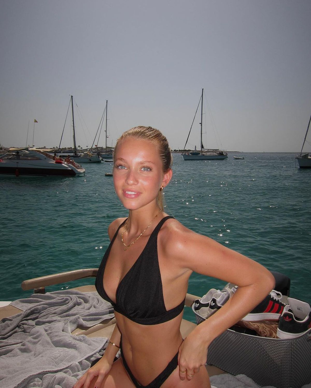 Cine este iubita lui Lando Norris, noul campion mondial din Formula 1 » În trecut, a fost acuzată că și-a înșelat iubitul fotbalist