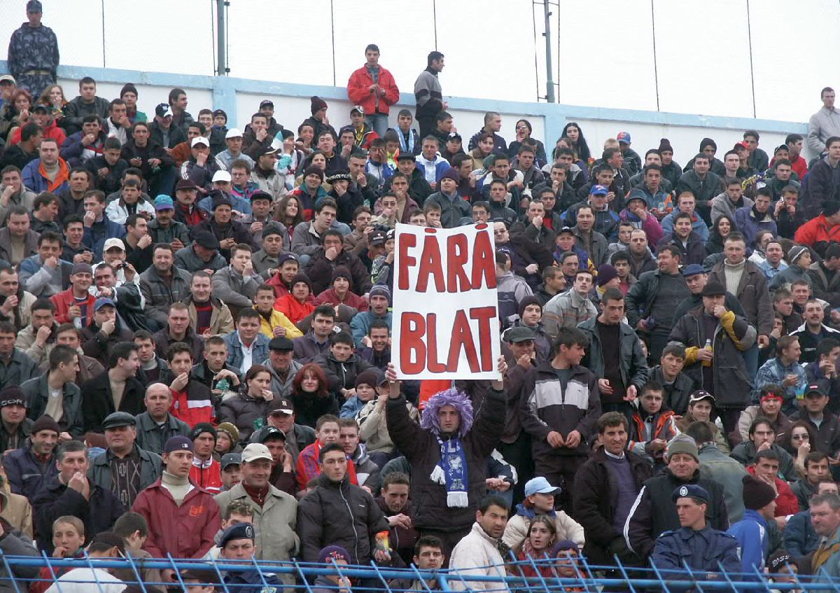 Florin Prunea și pumnul aplicat lui Claudiu Răducanu, în FCM Bacău - Steaua din 2003