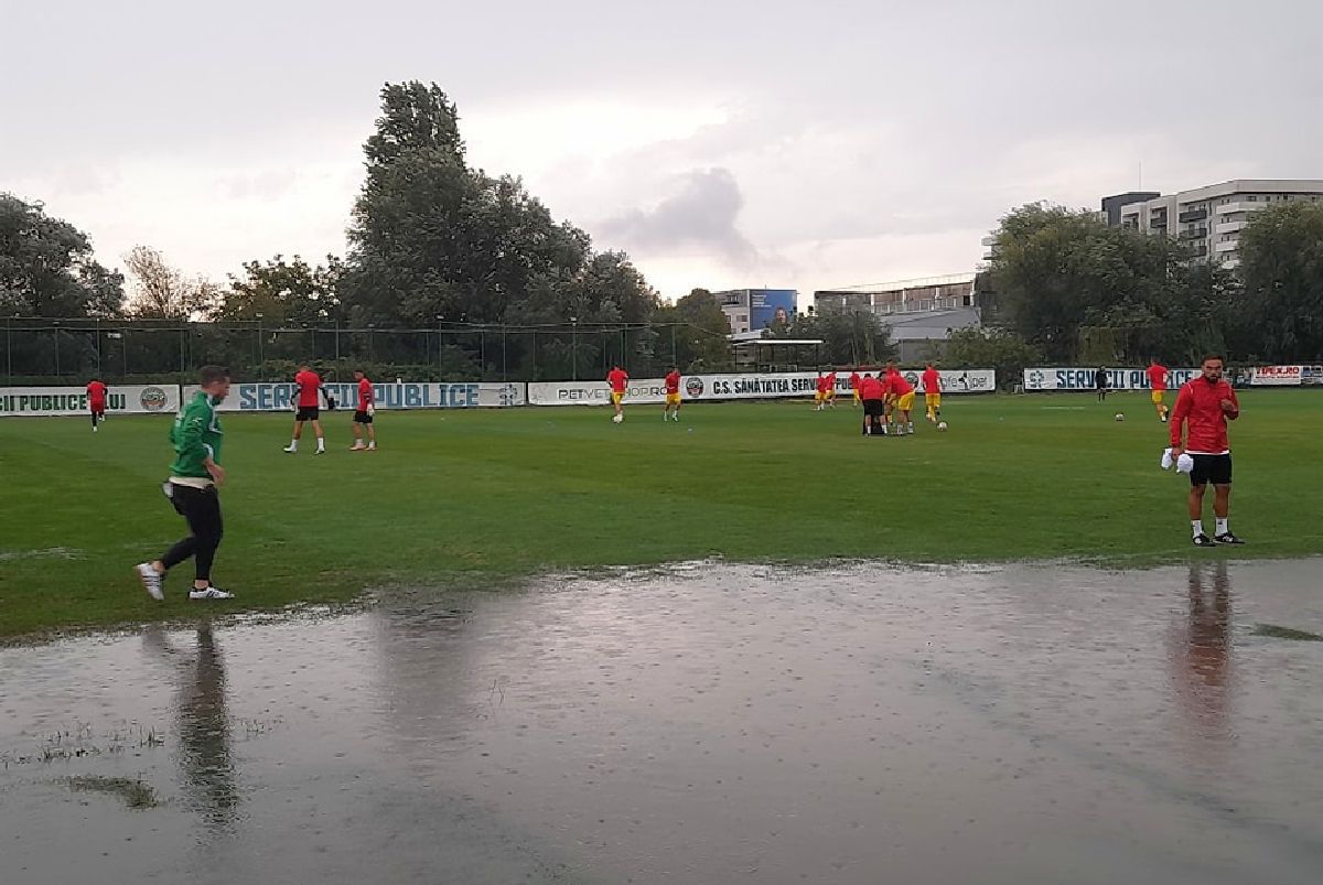 Cupa cu de toate » Imagini inedite de la primele meciuri din play-off: bălți la Sănătatea Cluj - Muscelul Câmpulung