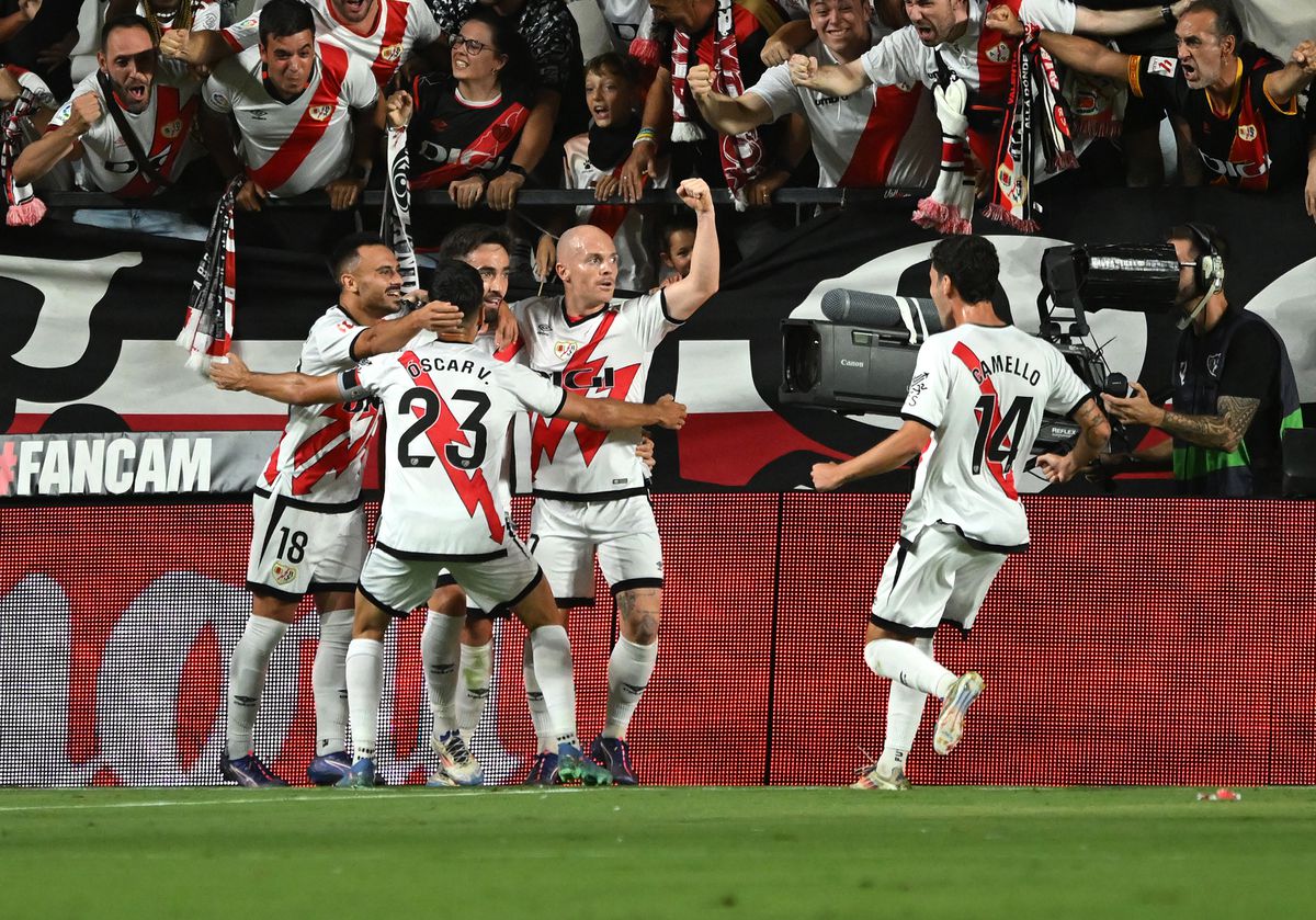 3 din 3! Barcelona câștigă pe terenul lui Vallecano » Dani Olmo, debut cu gol pentru catalani. Rațiu a fost doar rezervă