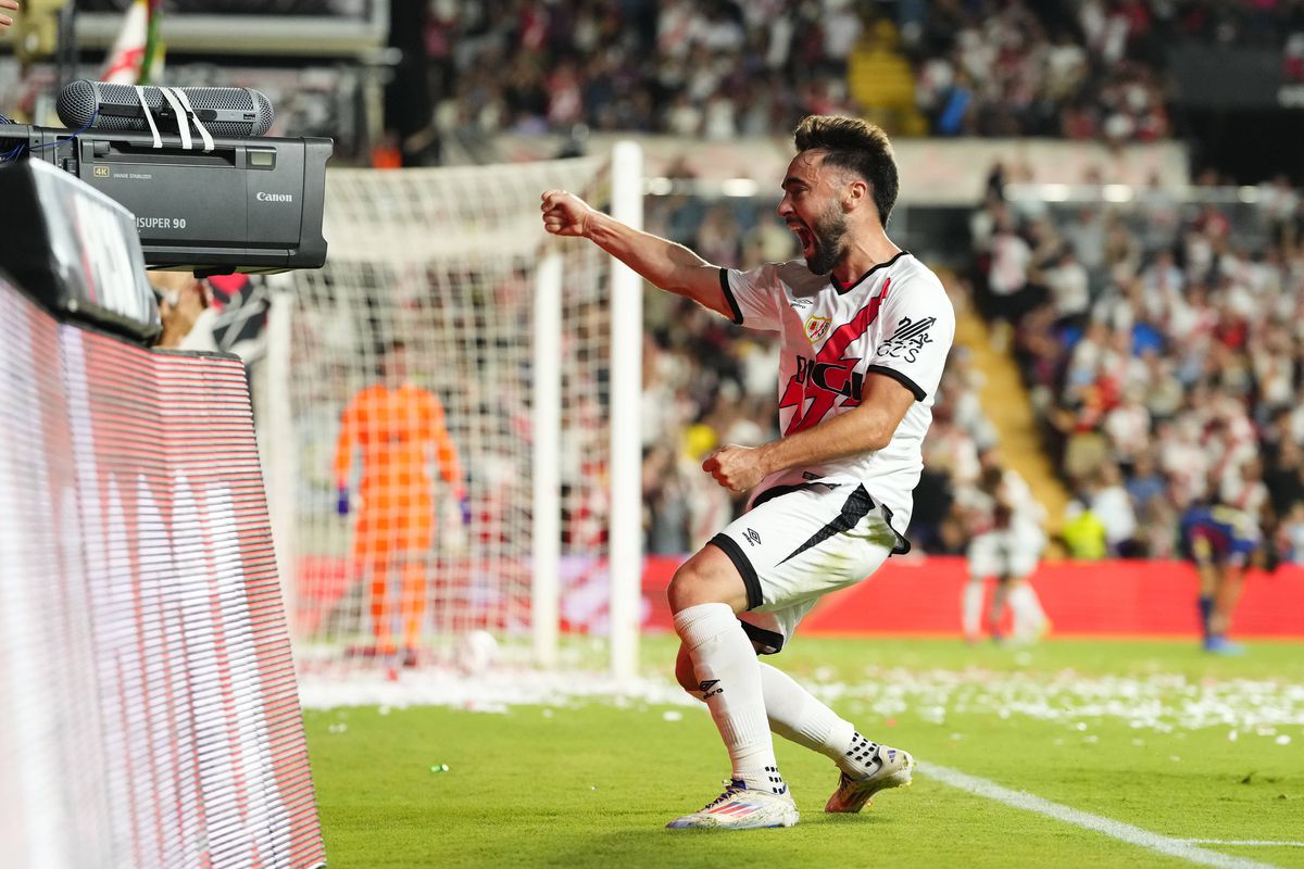 3 din 3! Barcelona câștigă pe terenul lui Vallecano » Dani Olmo, debut cu gol pentru catalani. Rațiu a fost doar rezervă