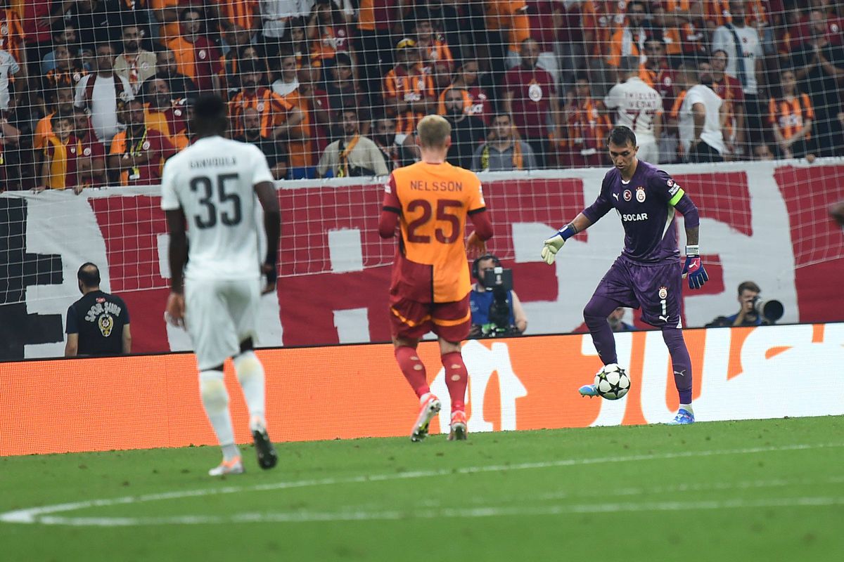 Rezultatele serii din Liga Campionilor » Vedetele de la Galatasaray părăsesc competiția