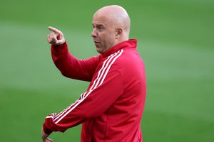 Fostul portar al lui Liverpool îl pune-n gardă pe Arne Slot: „Cu tot respectul, nu a mai trecut prin așa ceva”