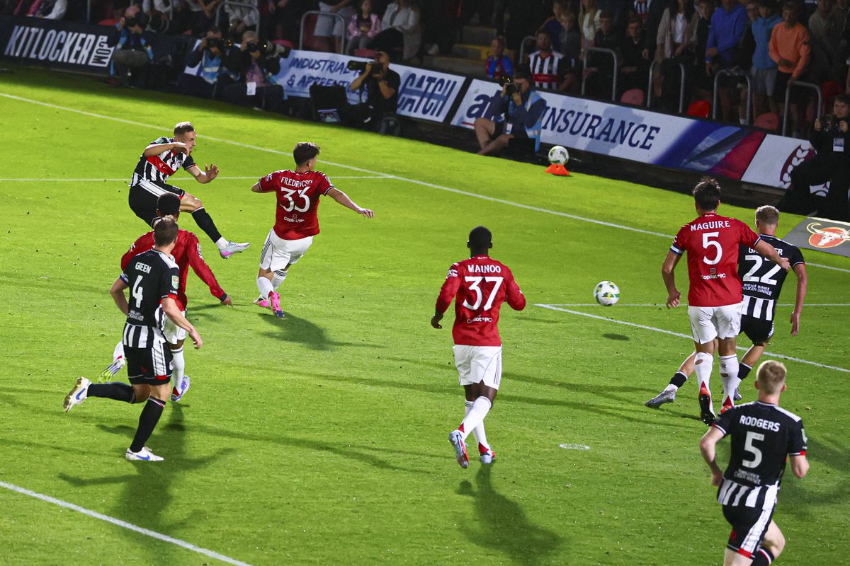 Manchester United a pus deja două nume pe lista de posibili înlocuitori pentru Ruben Amorim