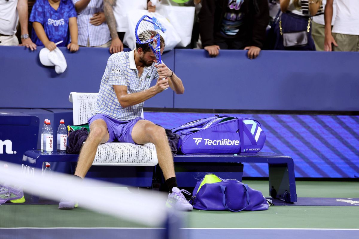 Rebelul simpatizează cu alt rebel: John McEnroe ar fi vrut ca Medvedev să câștige meciul în care a provocat scandal la US Open + un episod halucinant cu Ilie Năstase: „Arbitrul era beat!”