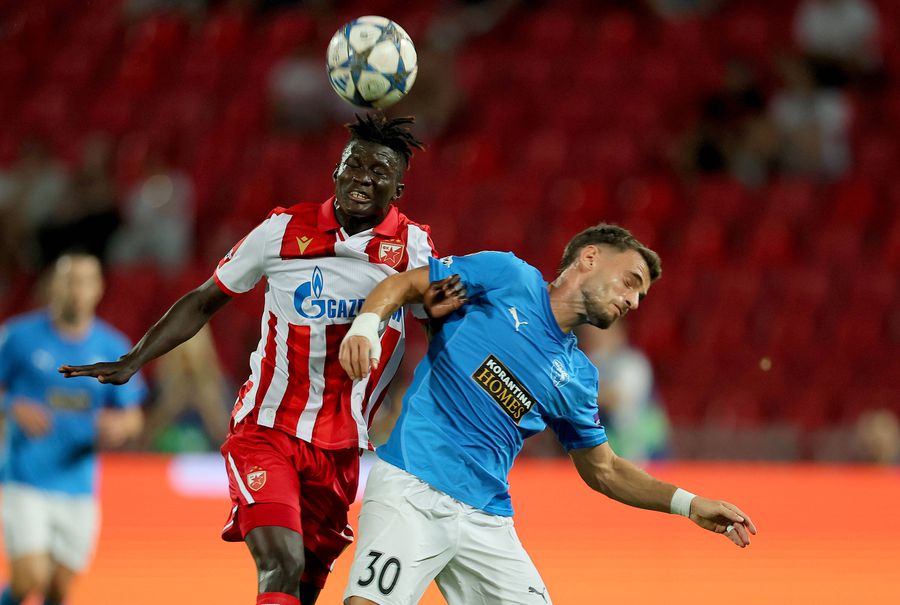 Vlad Dragomir, în Pafos - Steaua Roșie, returul care i-a aruncat pe sârbi în afara Champions League, ducându-i în calea FCSB, în EL // foto: Imago Images Novak Martinovici, din Belgrad, despre Steaua Roșie – FCSB: „Aici se vorbește doar despre Steaua București!” » Pe cine susține: „Sufletește, aș spune X, dar mă scuzați!”