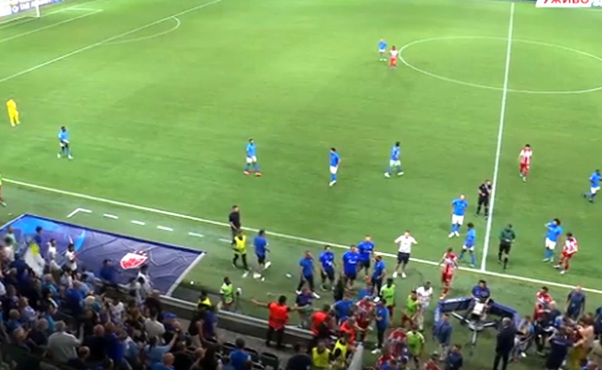 Haos după rezultatul-șoc din Liga Campionilor! Un agent de pază l-a lovit pe fotbalist