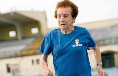 La 92 de ani, ca la 20! Emma Mazzenga, atleta nonagenară cu mușchi de adolescentă: „În pandemie, mă furișam afară din casă pentru a alerga!”