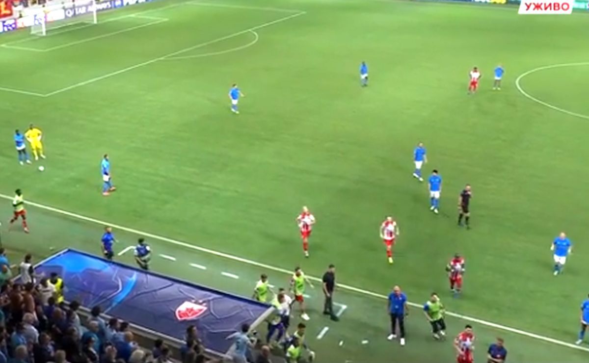 Haos după rezultatul-șoc din Liga Campionilor! Un agent de pază l-a lovit pe fotbalist