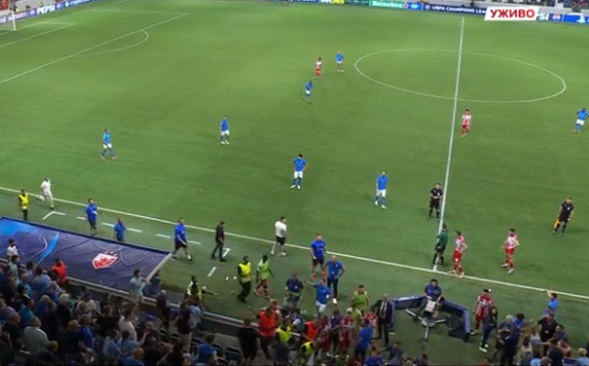 Haos după rezultatul-șoc din Liga Campionilor! Un agent de pază l-a lovit pe fotbalist