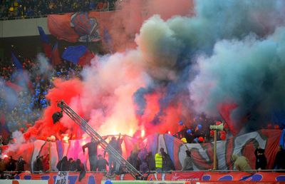 Surpriză uriașă: Gigi Becali vrea pace cu ultrașii de la Peluza Sud!