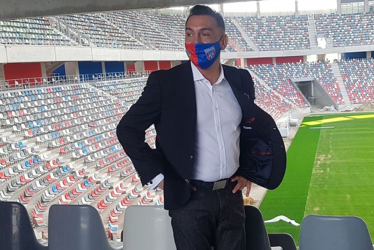 Ilie Dumitrescu, dat pe spate de 3 jucători de la CSA Steaua şi de noul stadion: „Ceva de vis! Amazing”
