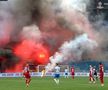 Fanii olteni s-au dat în spectacol în debutul disputei cu Dinamo! Ce s-a întâmplat în tribunele arenei „Ion Oblemenco”