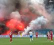 Fanii olteni s-au dat în spectacol în debutul disputei cu Dinamo! Ce s-a întâmplat în tribunele arenei „Ion Oblemenco”