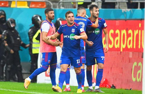Adri Popa (34 de ani) dă vina pe Federație pentru eliminarea din Cupa României. CSA Steaua a fost nevoită să joace play-off-ul contra Chindiei, scor 1-2, la Mioveni, din cauza suspendării arenei din Ghencea.