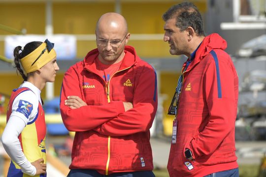 Marius Băcăoanu (centru), între Ionela Cozmiuc și Antonio Colamonici Foto Cristi Preda