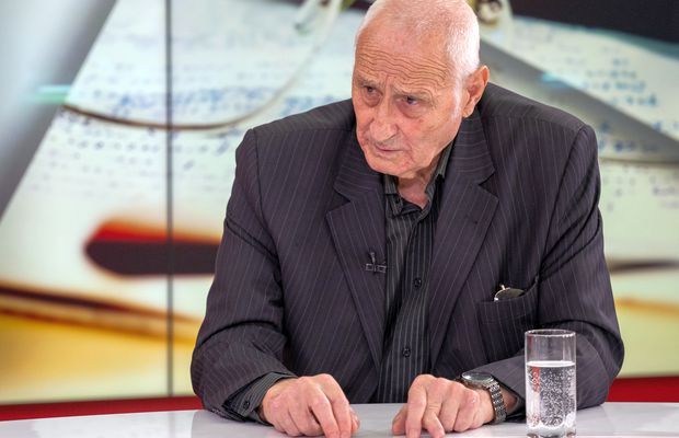 Imagini INCREDIBILE cu mâinile fostului portar Narcis Coman » „Eu m-am antrenat tot timpul cu mâinile goale! Așa am fost obișnuit...”