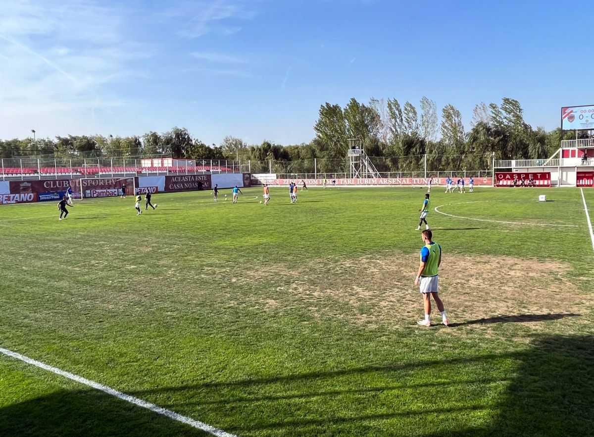 CS Tunari - CSU Craiova - imagini de la meci + gazonul arată HORROR!