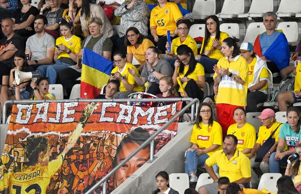 Prezent la meciul naționalei feminine, are un mesaj puternic: „Ce ciudat e să mergi pe un stadion unde nimeni nu înjură și nu îsi varsă frustrările. Tot respectul pentru aceste doamne!”